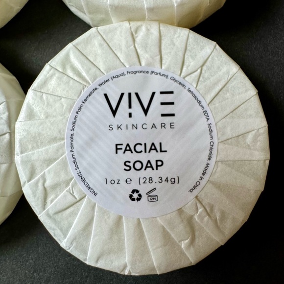 Travel Vive Skincare Set - Picture 2 of 6